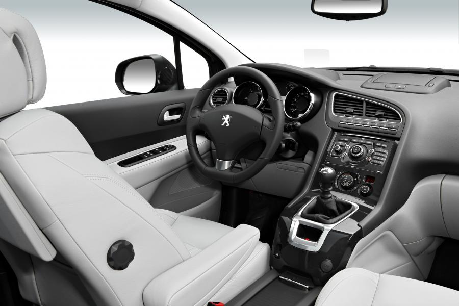  Peugeot 5008 2009 года  (фото 22 из 122)